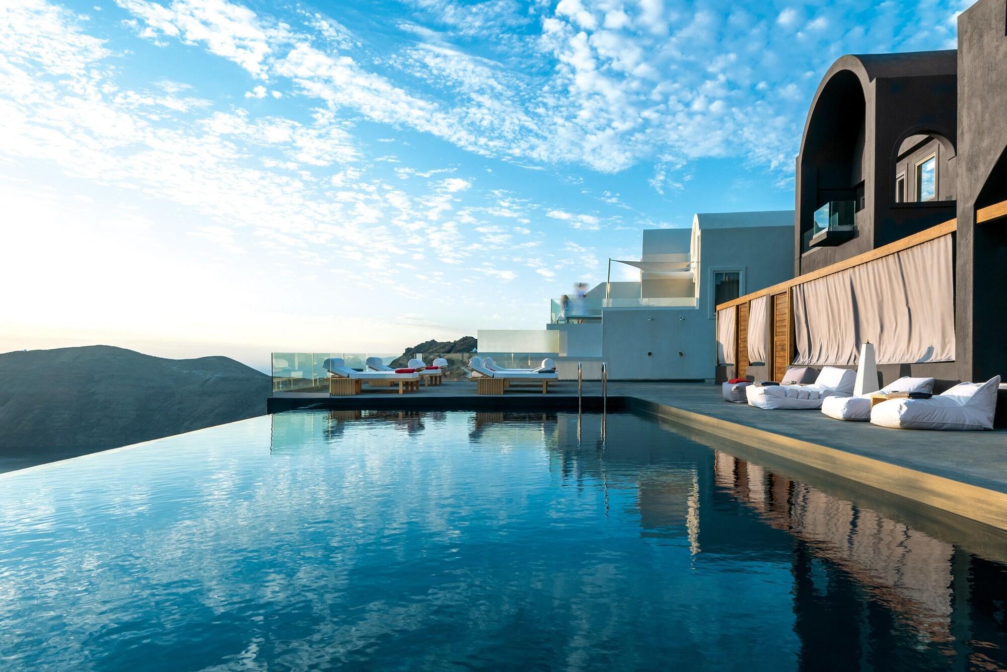 Resort West East